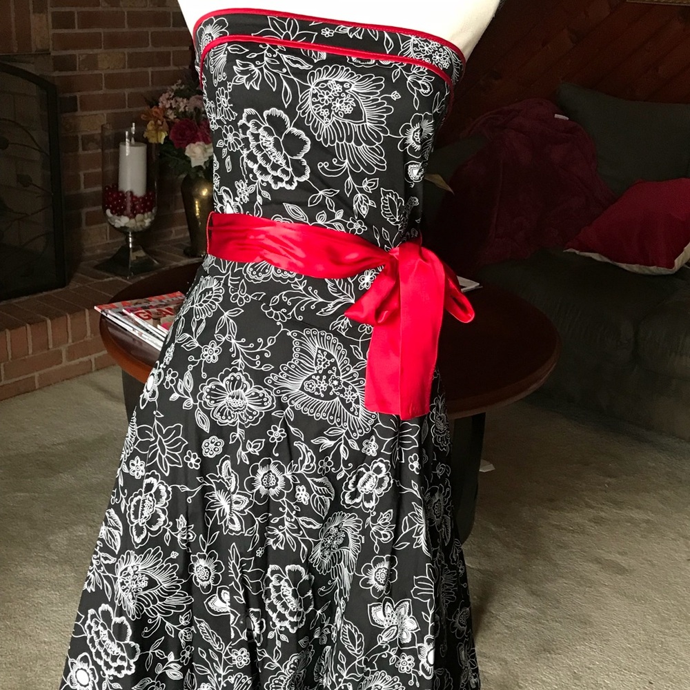 Summer & sleeveless dress